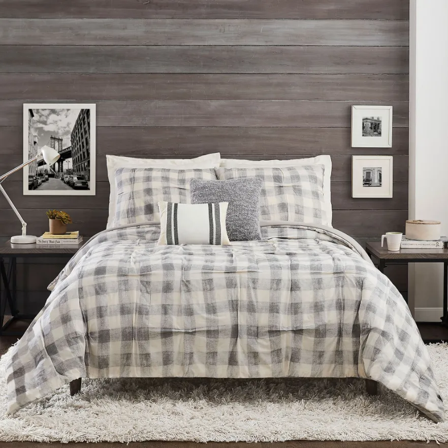 The Advantages of Investing in a Luxury Comforter Set for Sleep Quality